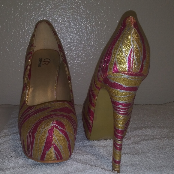 Brand new heels - Picture 2 of 4